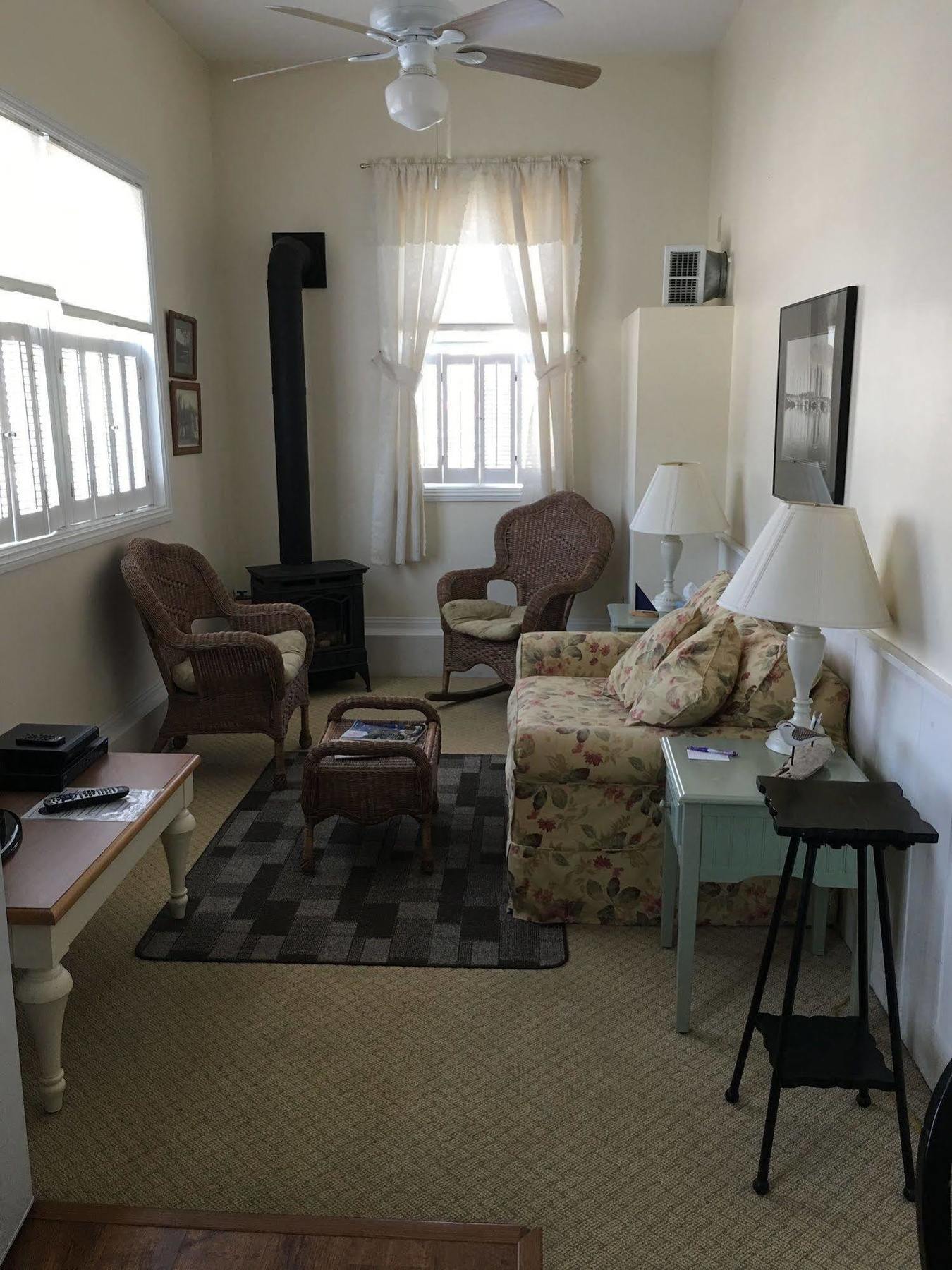 Camden Riverhouse Hotel And Inn Экстерьер фото
